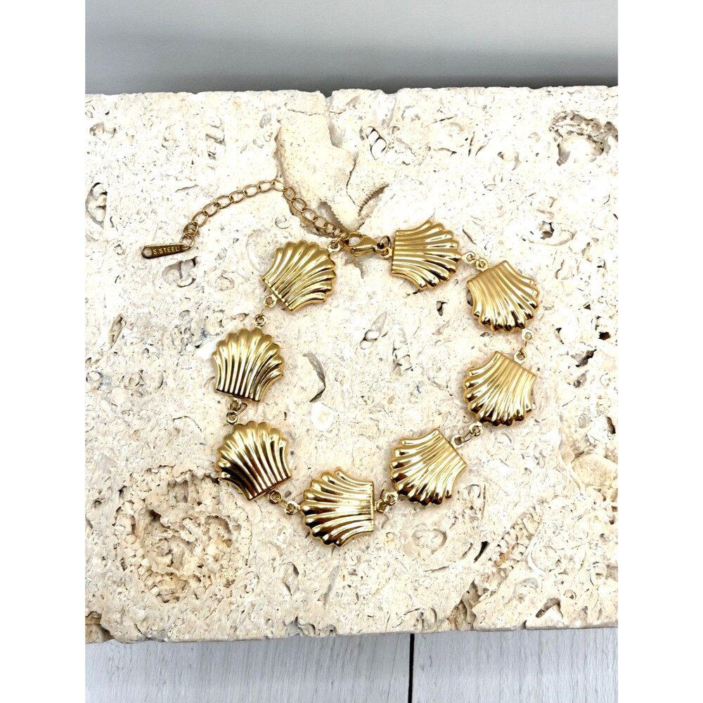 18K Gold Plated Shell Bracelet Stainless Steel Adjustable Coastal Beach Luxe NEW - Picture 4 of 7
